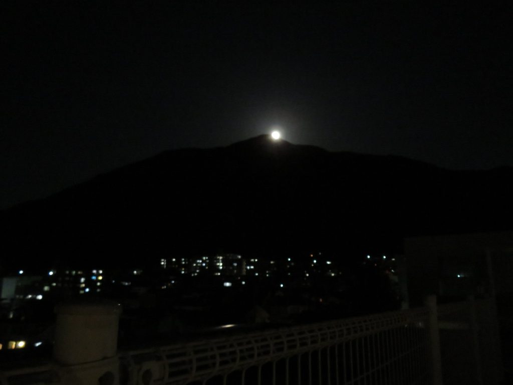 中秋の名月に花火