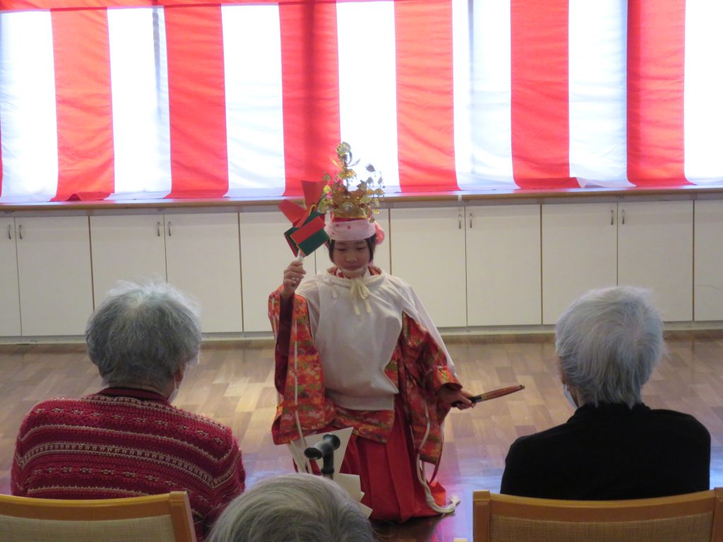 成恒神楽講　子ども神樂　御崎